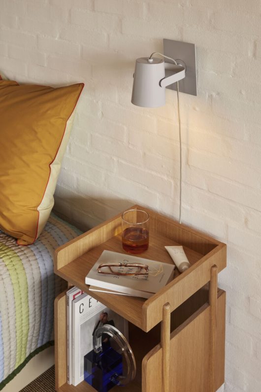 Comodino 'Archive' - Naturale