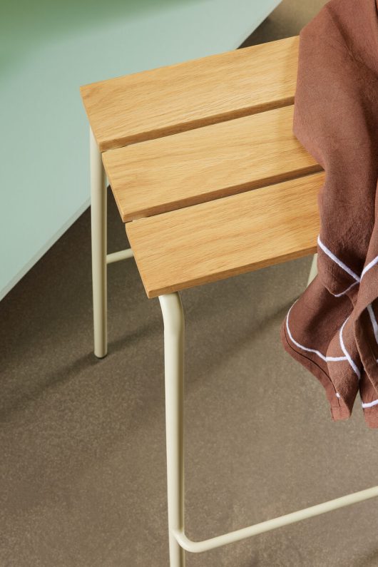 Sgabello 'Stilt' - Naturale